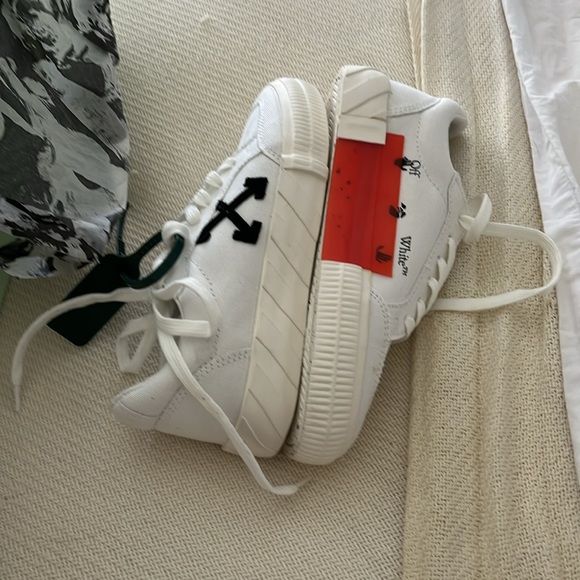 MUST SELL OFF WHITE white low vulcanized canvas black white - Picture 4 of 14